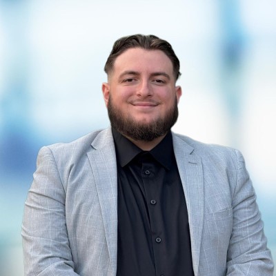 Egzon Mustafi, originalt portrætfoto